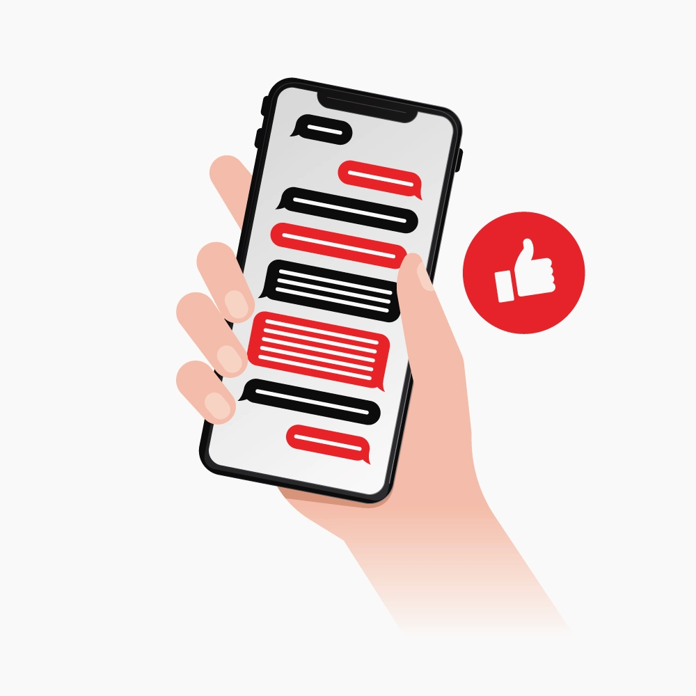Motorradverkauf sicher abwickeln: Ein Mann in seiner Werkstatt koordiniert telefonisch und online die Zahlung auf der MyBikeDealer-Plattform.